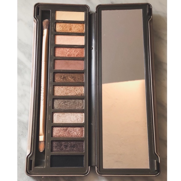 Urban Decay Naked 2 - Picture 2 of 3